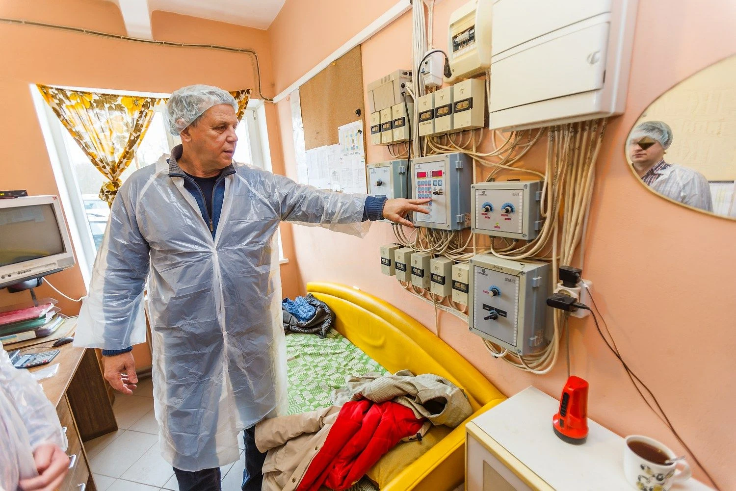 Sigitas Petkevičius, tris mėsinių viščiukų auginimo fermas valdantis verslininkas, sako, kad paukštininkystės versle šiuo metu tvyro ramybė. Vladimiro Ivanovo (VŽ) nuotr.