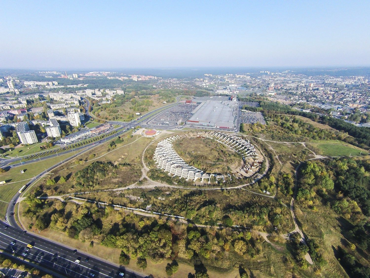 Stadionas ant Šeškinės kalno iš paukščio skrydžio. Irmanto Gelūno („15min.lt“ / „Scanpix“) nuotr.