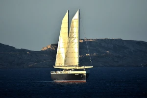 136 m ilgio krovininis burlaivis „Neoliner Origin“. „ZUMA Press“ / „Scanpix“ nuotr. 136 m ilgio krovininis burlaivis „Neoliner Origin“. „ZUMA Press“ / „Scanpix“ nuotr.